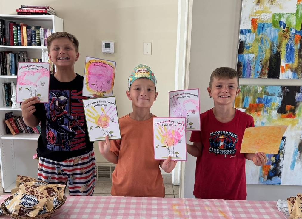 Washington_Estates_UT_Grandparents_Day_Craft_Making.png